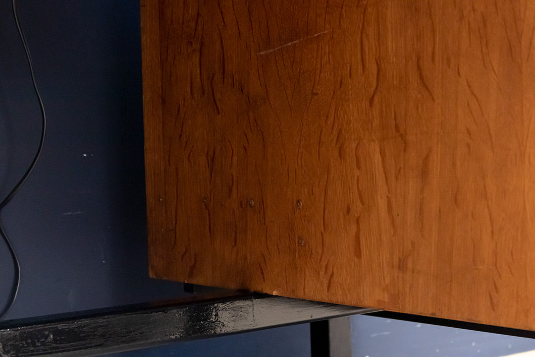 Groot vintage bureau van teakhout met veel opbergruimte
