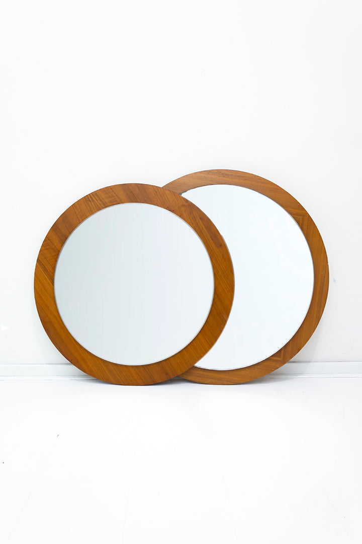 Grote ronde teak spiegel