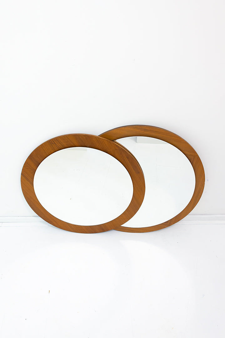 Grote ronde teak spiegel