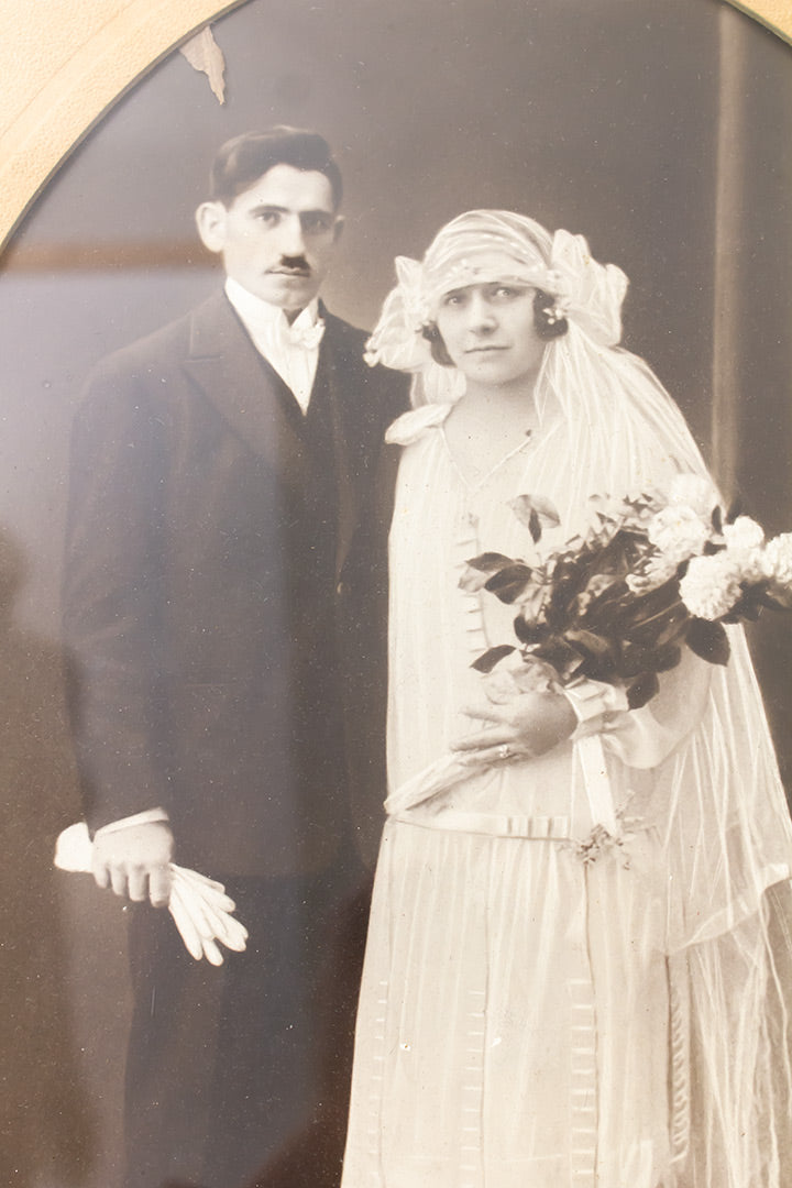 Grote vintage foto van Bretons bruidspaar in originele lijst