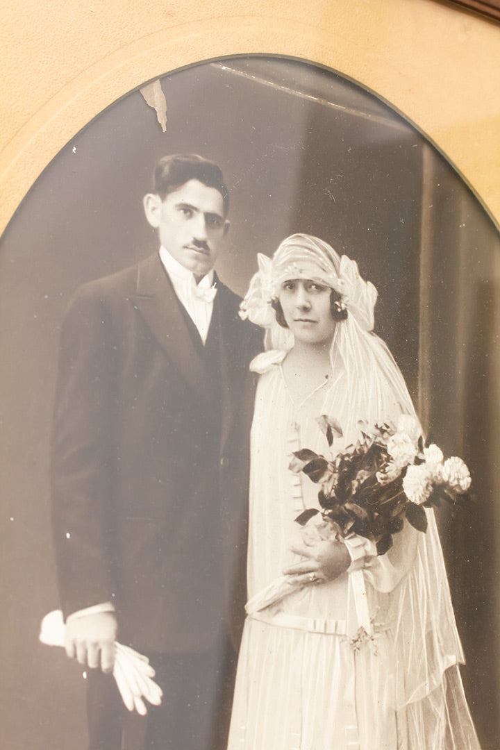 Grote vintage foto van Bretons bruidspaar in originele lijst