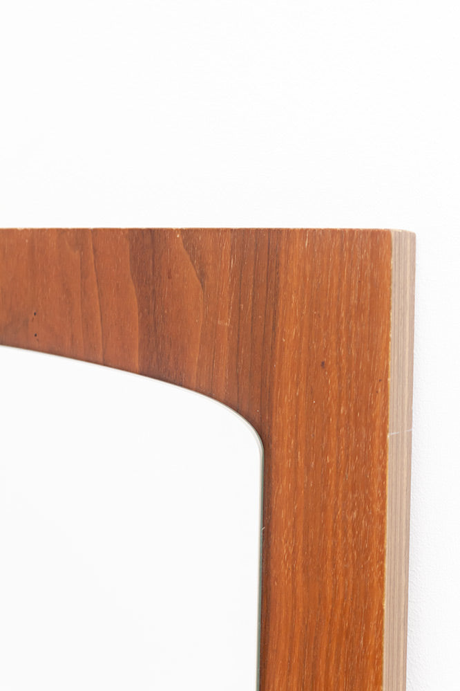 Grote vintage houten spiegel op teakfineer