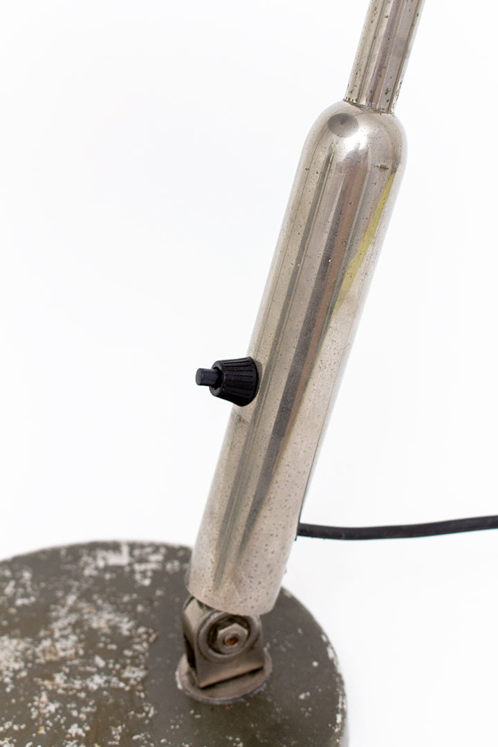 Hala Busquet P-144 legergroene bureaulamp jaren 50 landmacht
