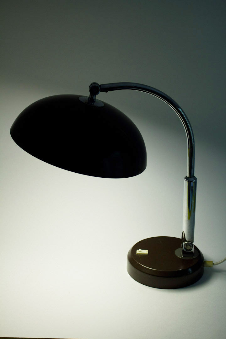 Jaren 70 bruine bureaulamp Hala Busquet p-144 look
