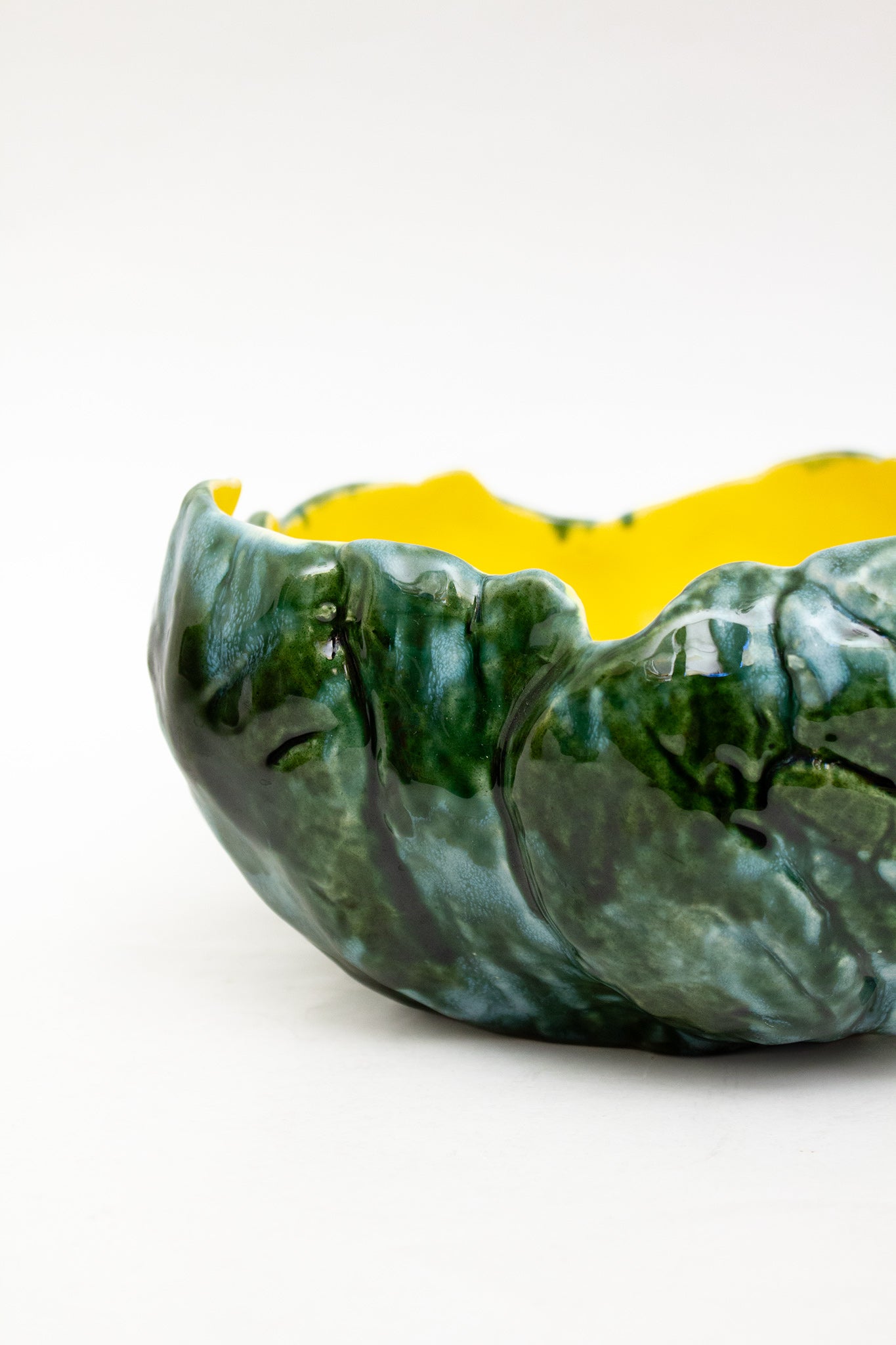 Vintage handgemaakte keramieken kool schaal