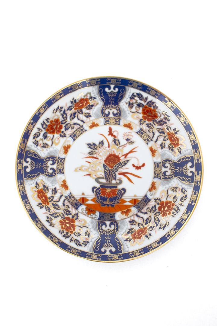 Handgeschilderde bordjes van porselein in Japanse Imari stijl