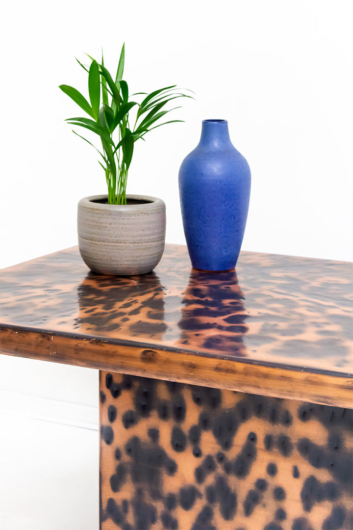 Hollywood Regency koperkleurige cheetah salontafel