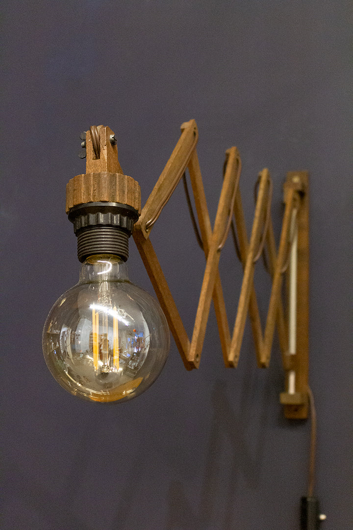 Houten schaarlamp vintage met nieuwe LED globe