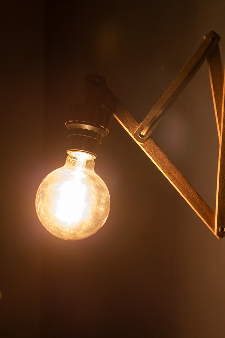 Houten schaarlamp vintage met nieuwe LED globe