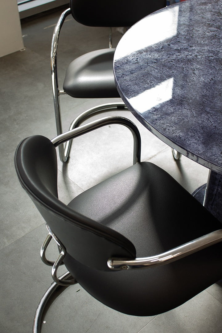 Set van 4 Effezeta Italy buisframe eetkamerstoelen zwart skai leer