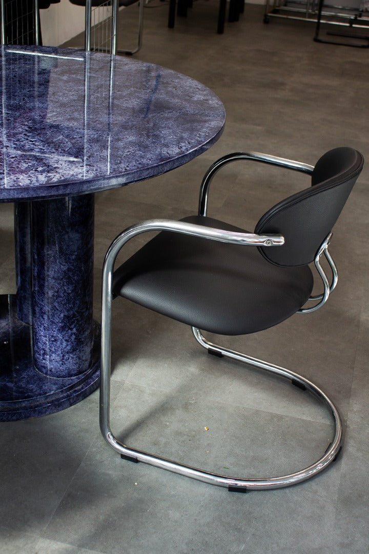 Set van 4 Effezeta Italy buisframe eetkamerstoelen zwart skai leer