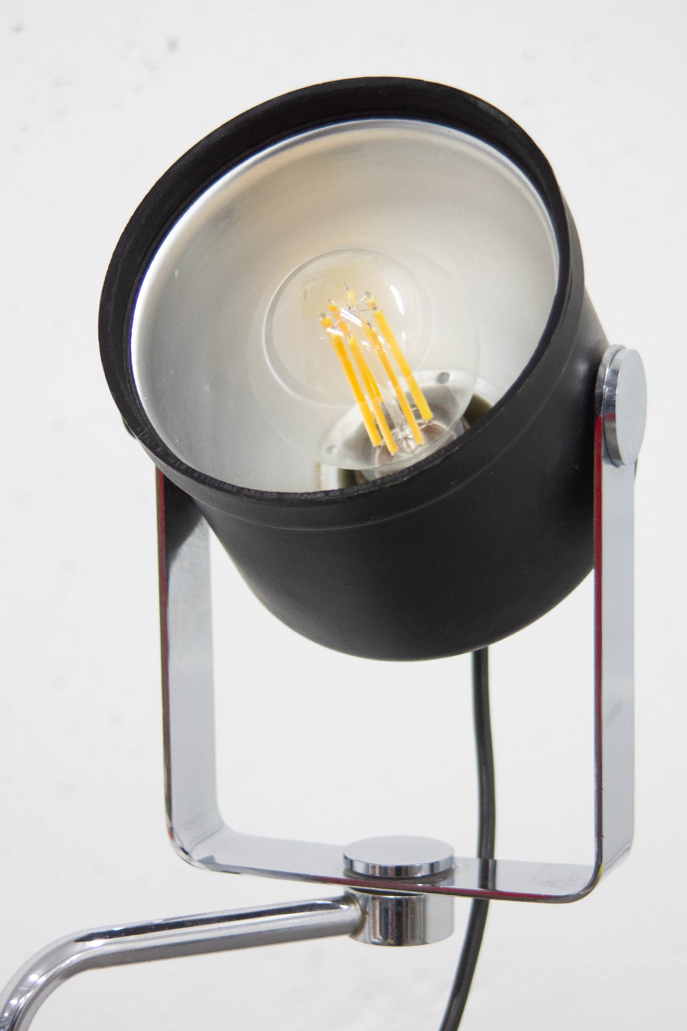 70’s Italiaanse zwarte verchroomde P433 spot vloerlamp Brusasco & Torretta voor LUCI