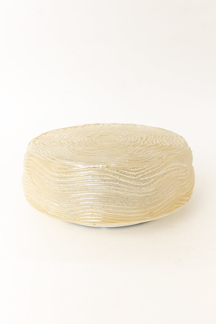 Jaren 60/70 plafonnière met beige glazen kap