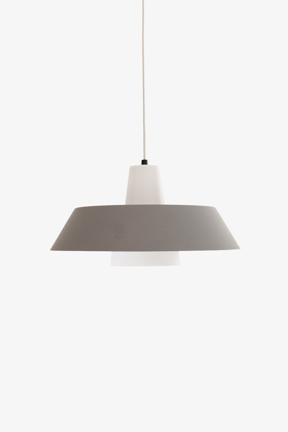 Jaren 60 grijs met witte Deense Voss Belysning hanglamp