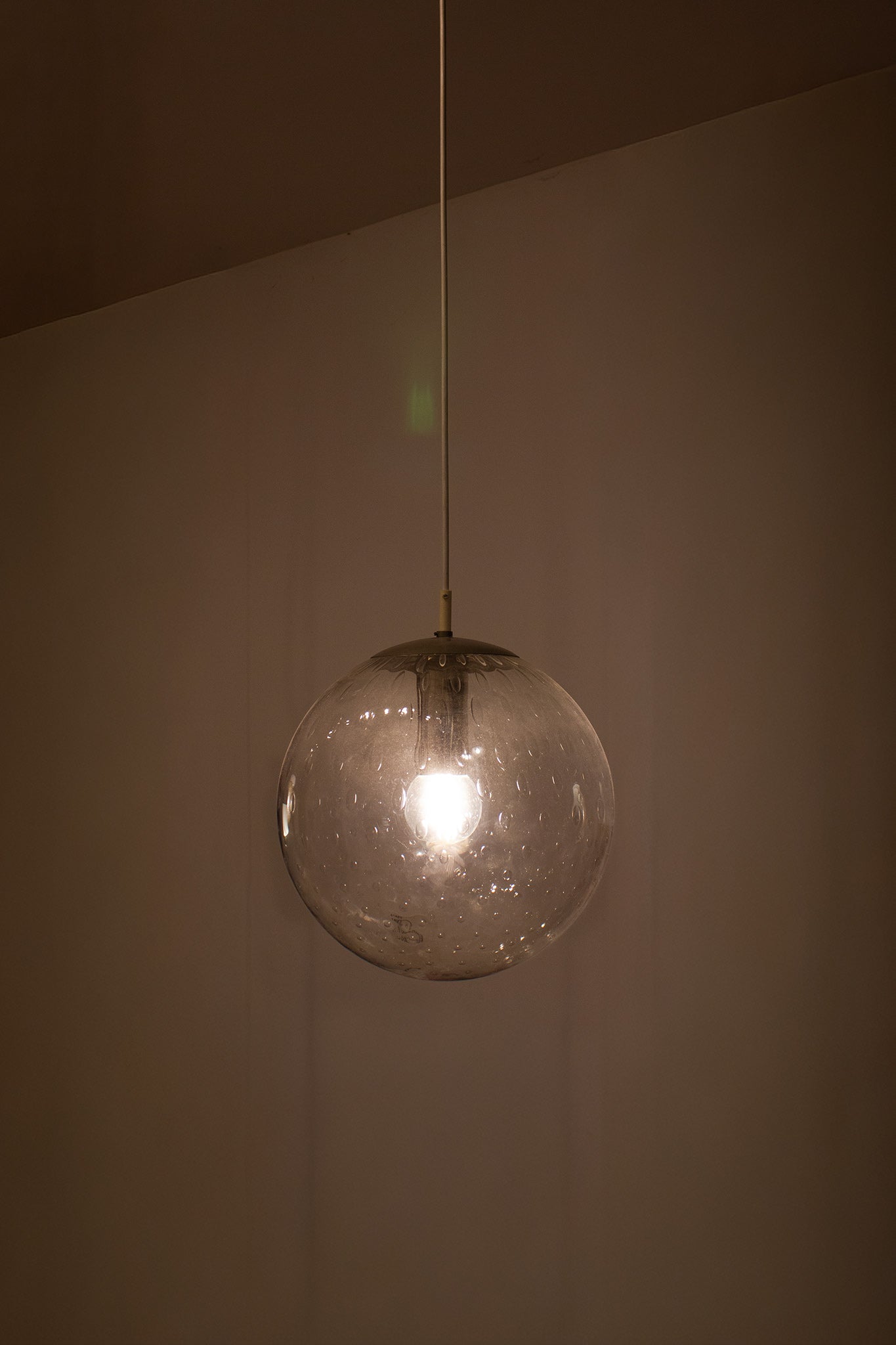 Jaren 60 vintage Raak Amsterdam glazen bol hanglamp