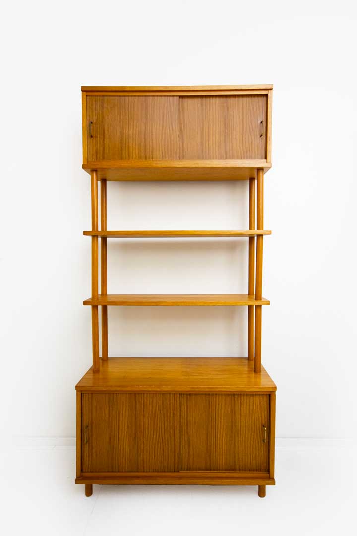 Jaren 60 eikenhouten wandmeubel 'stokkenkast'