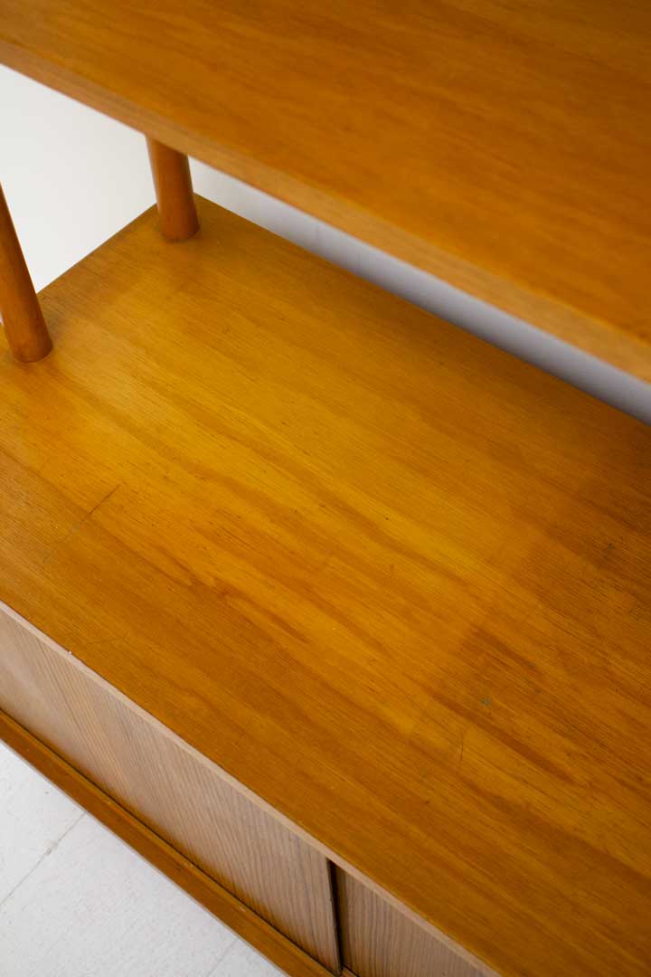 Jaren 60 eikenhouten wandmeubel 'stokkenkast'
