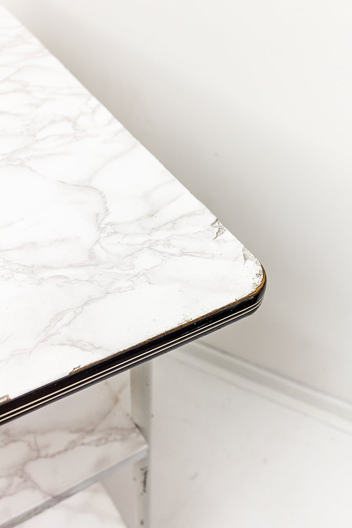 Jaren 60 formica bijzettafel 3-laags met marmerfolie
