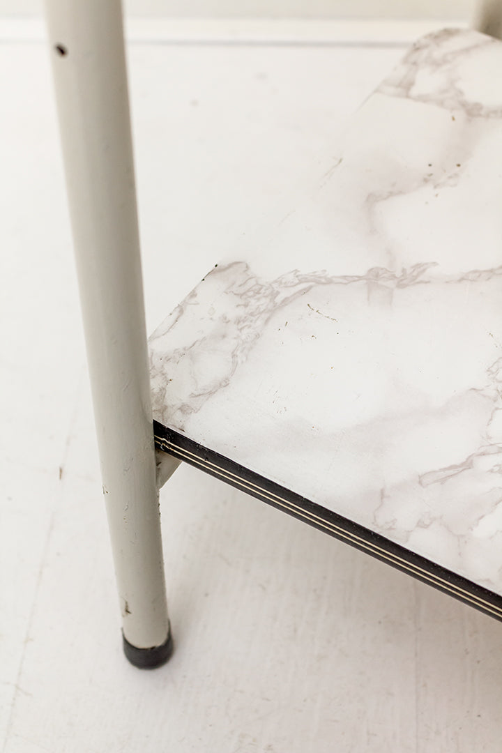 Jaren 60 formica bijzettafel 3-laags met marmerfolie