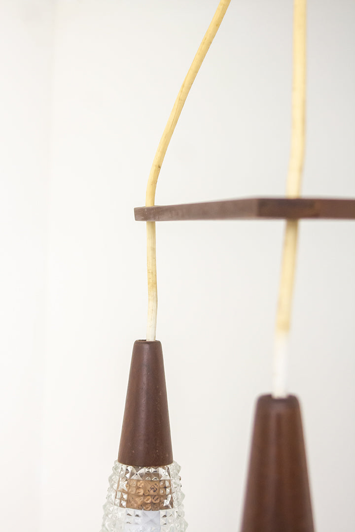 Jaren 60 hanglamp met houten boemerang en 3 lichtbronnen Louis Kalff Philips stijl
