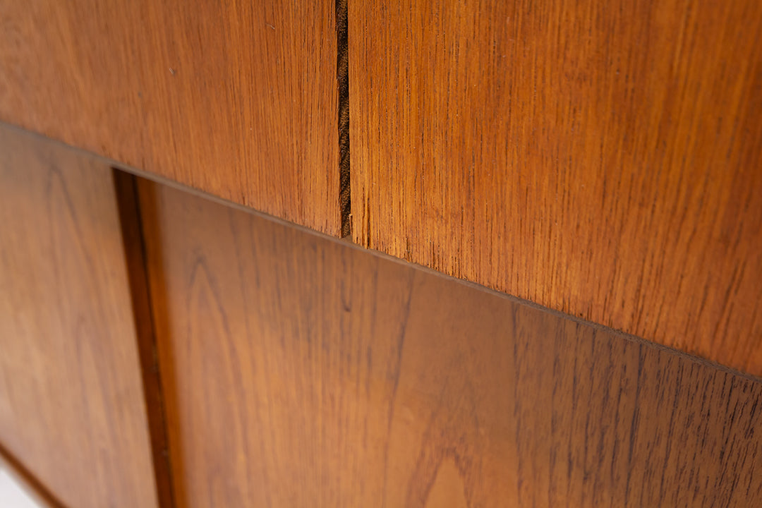 Jaren 60 houten dressoir middelgroot formaat