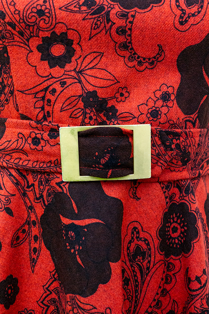 Jaren 60 rode wollen jurk met klaprozen en paisley print