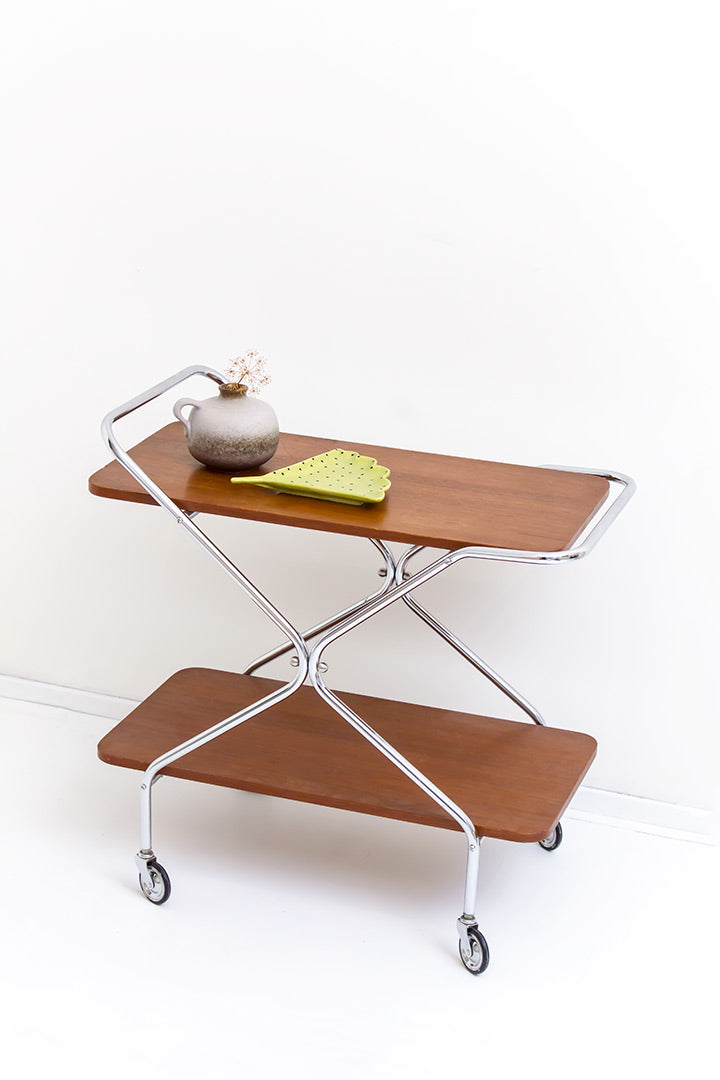 Jaren 60 serveerwagen teak fineer en verchroomd buizenframe