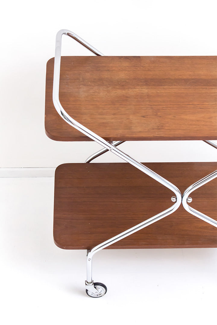 Jaren 60 serveerwagen teak fineer en verchroomd buizenframe