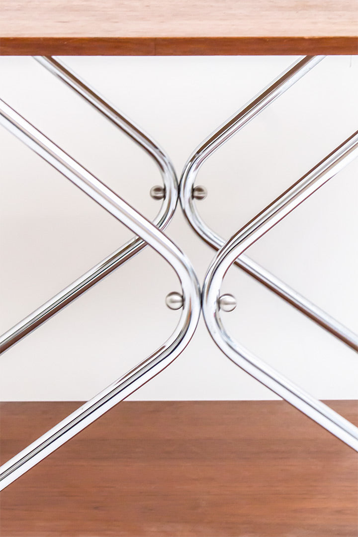 Jaren 60 serveerwagen teak fineer en verchroomd buizenframe