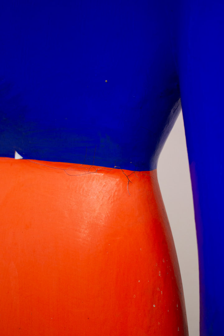 Kunstbeeld van papier-maché Kazimir Malevich “Sportsmen” Guggenheim museum 1996