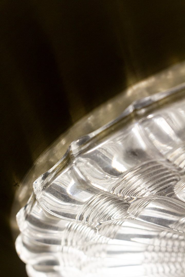 Jaren 60 ufo hanglamp goudkleurige metalen kap met bewerkt glas