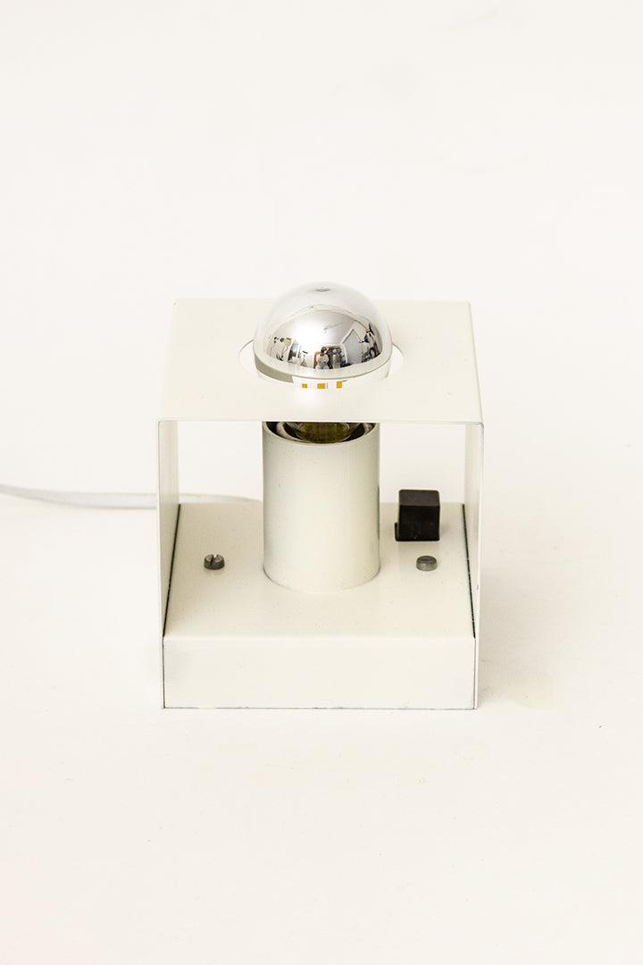 Jaren 70 Philips wandlamp wit metaal met kopspiegellamp