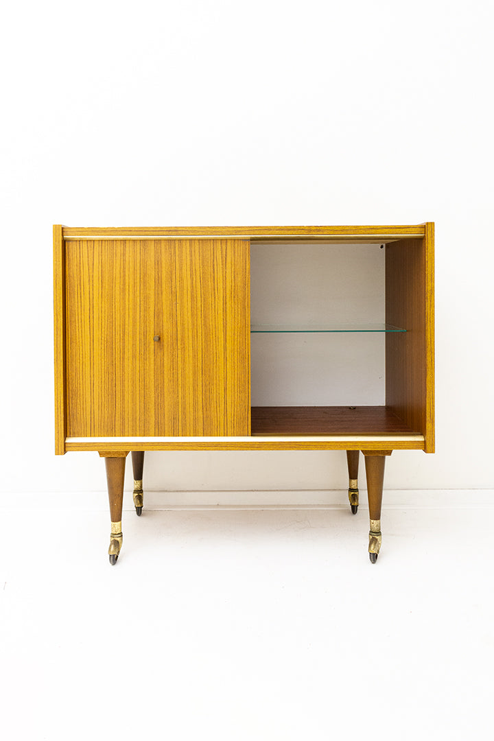 Jaren 70 mini bar kastje op wielen met schuifdeurtje Frankrijk
