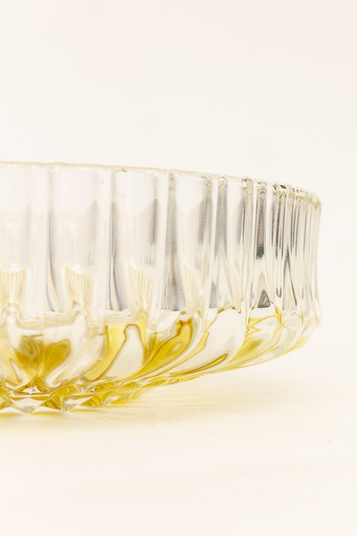 Jaren 70 ronde schaal van geel getint glas Walther Glas