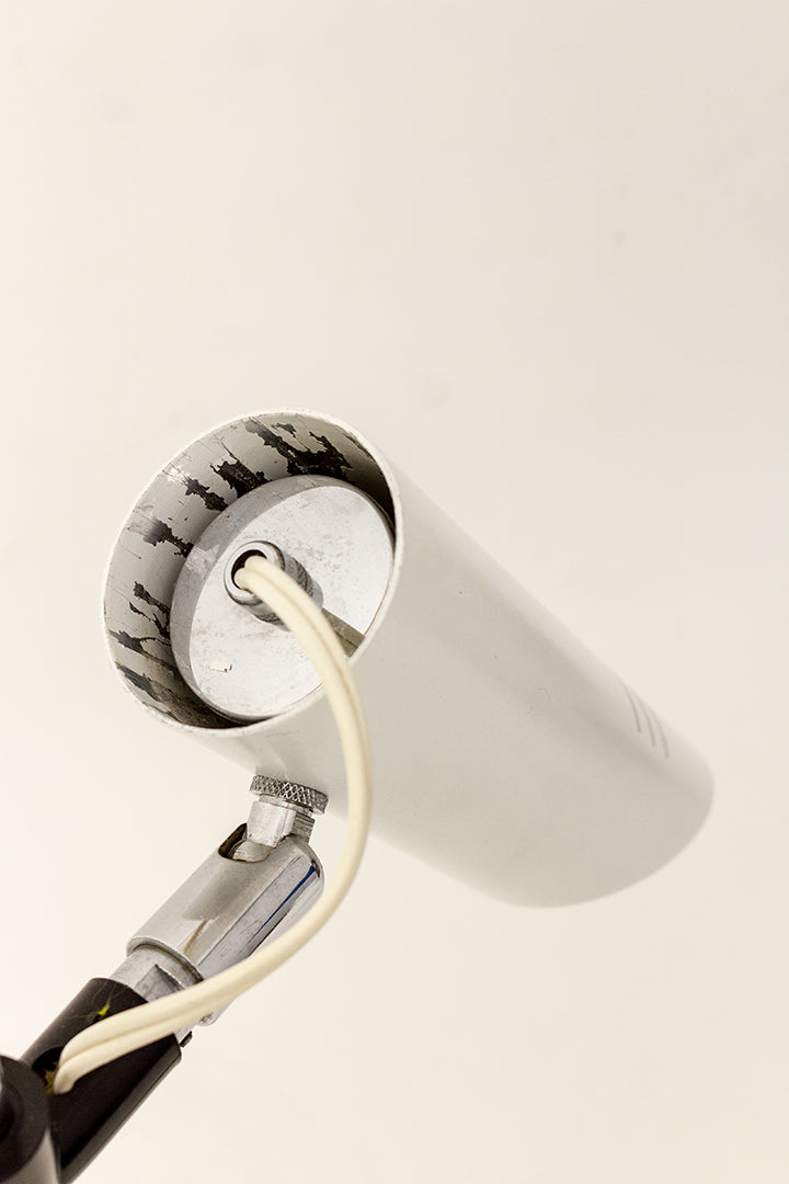 Jaren 80 bureaulamp met wit metalen frame