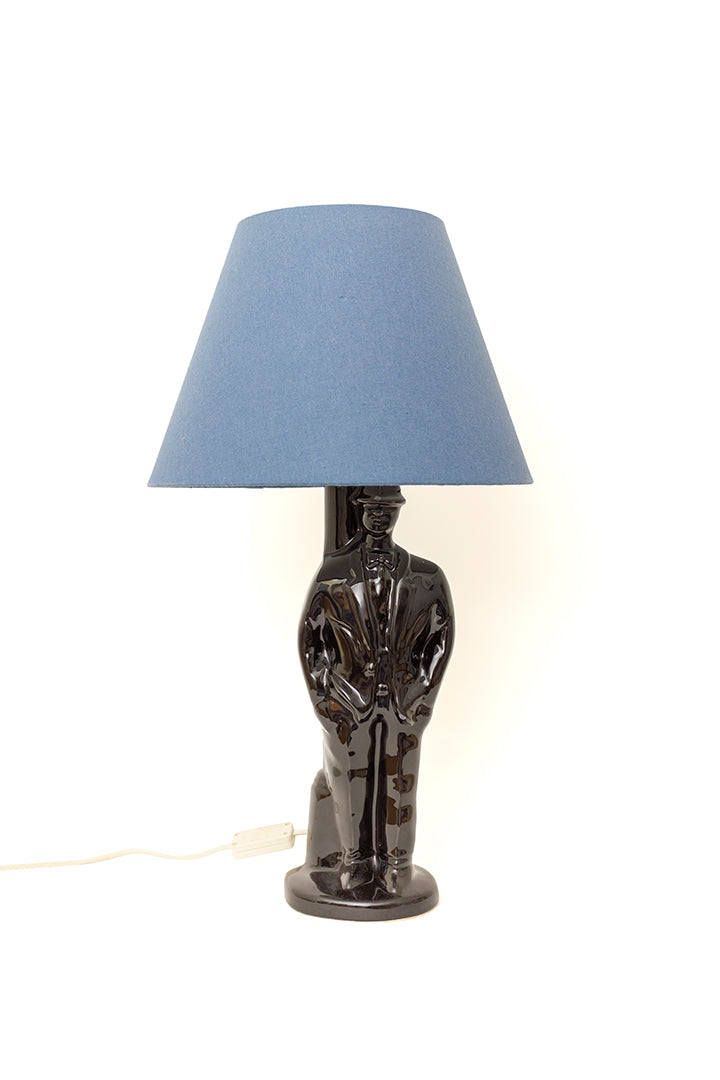Jaren 80 lamp met zwarte keramieken voet in de vorm van een mannetje