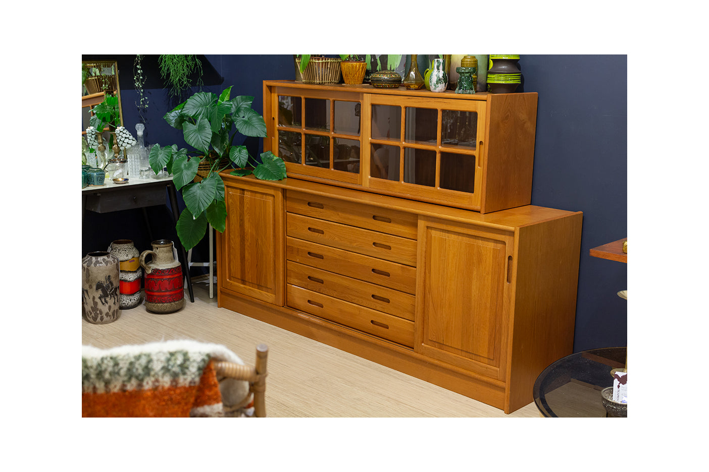 Mobel Kraft teak houten dressoir en wandkast