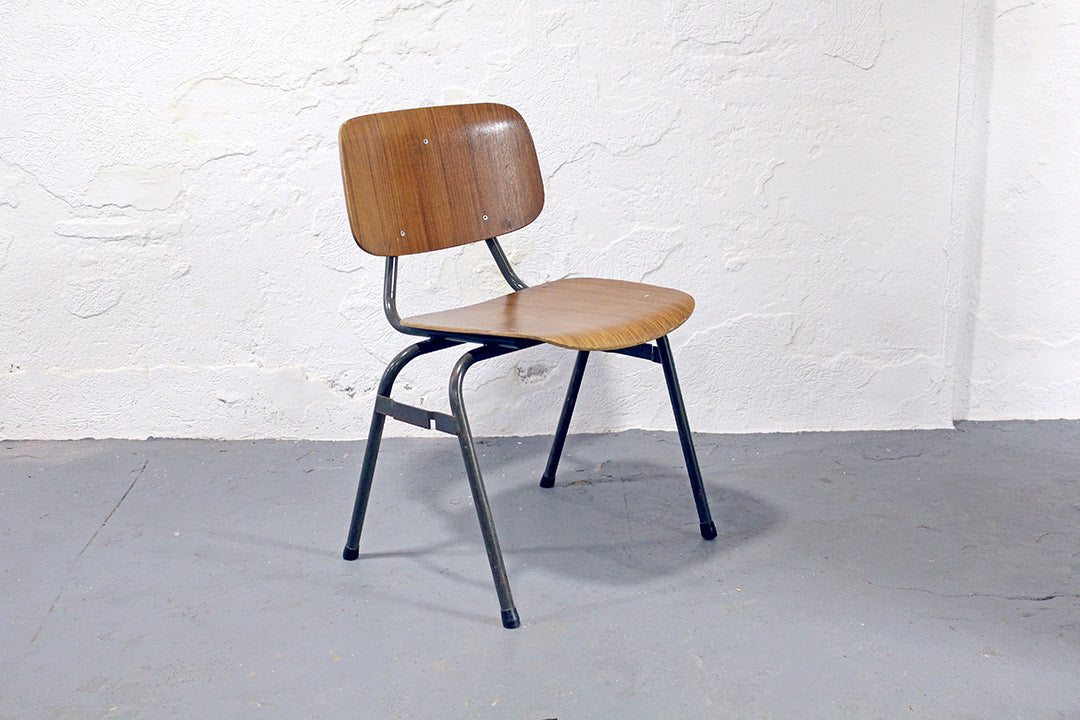 Kho Liang Ie schoolstoelen jaren 50