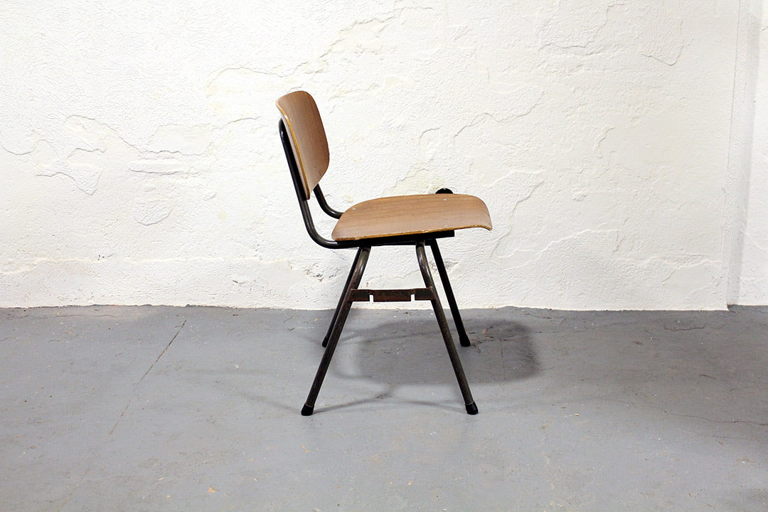 Kho Liang Ie schoolstoelen jaren 50