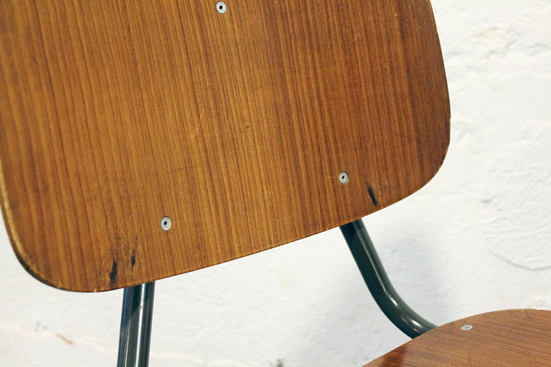 Kho Liang Ie schoolstoelen jaren 50