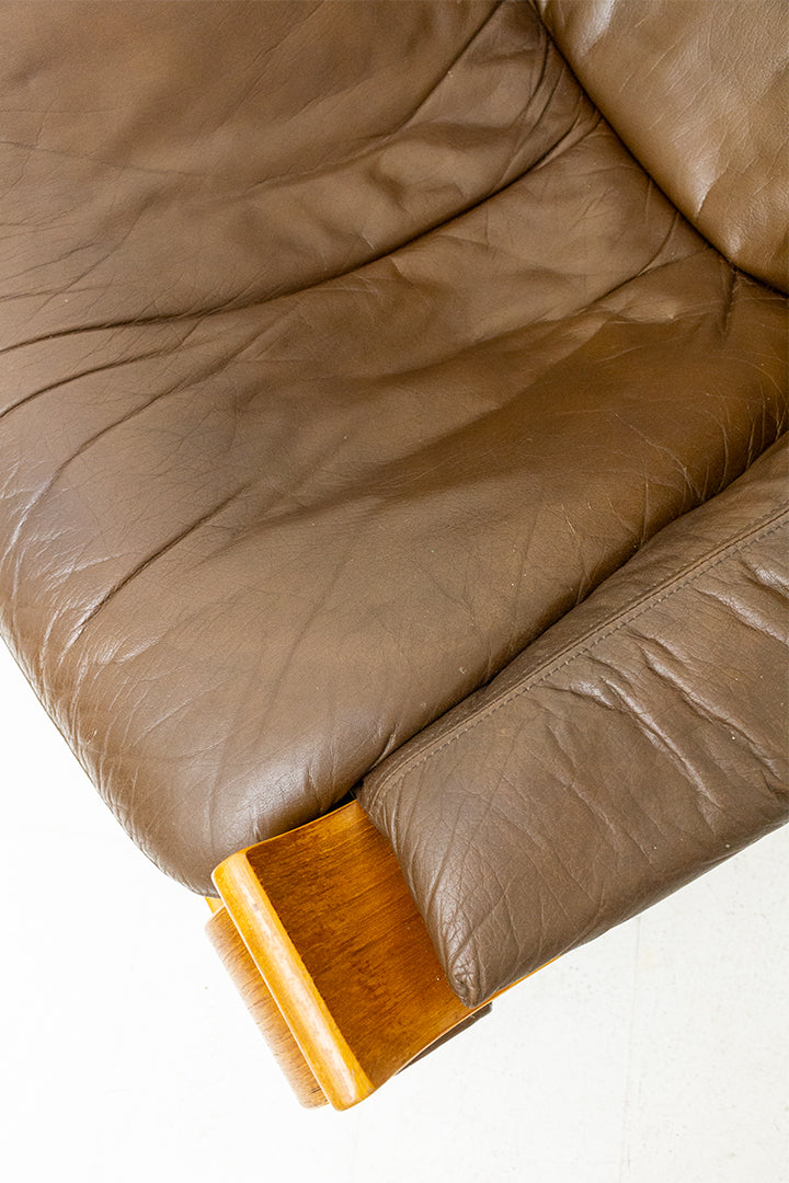 Kroken Ake Fribytter vintage fauteuil met bruine leren bekleding jaren 70