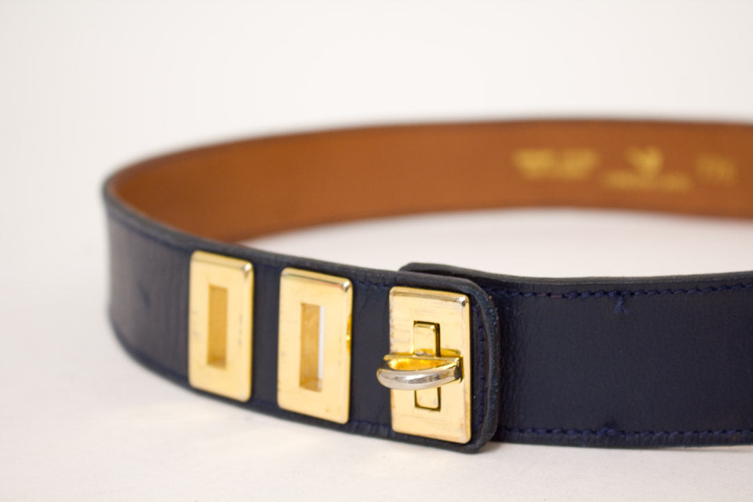 Leren riem donkerblauw met goudkleurig hardware Vincent Joël jaren 90