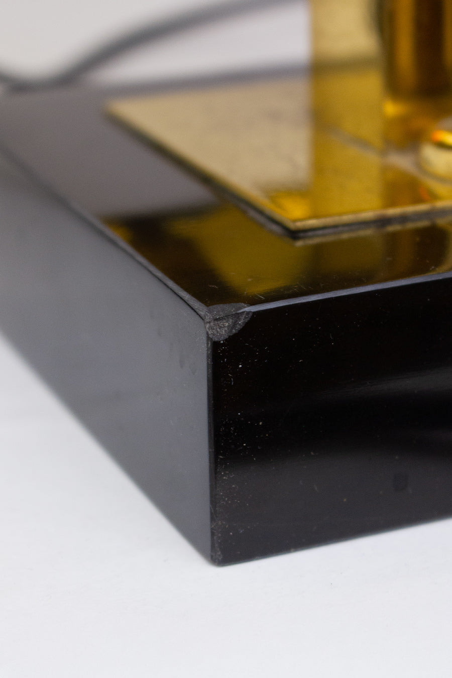  Lusterie DeKnudt Farao 70s tafellamp verguld Noir de Mazy