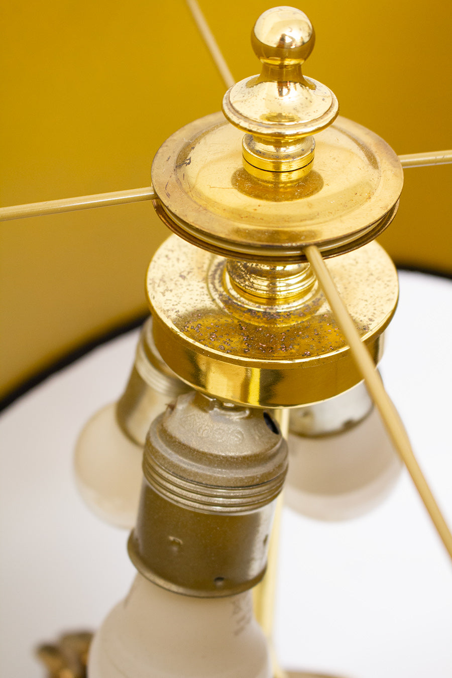  Lusterie DeKnudt Farao 70s tafellamp verguld Noir de Mazy