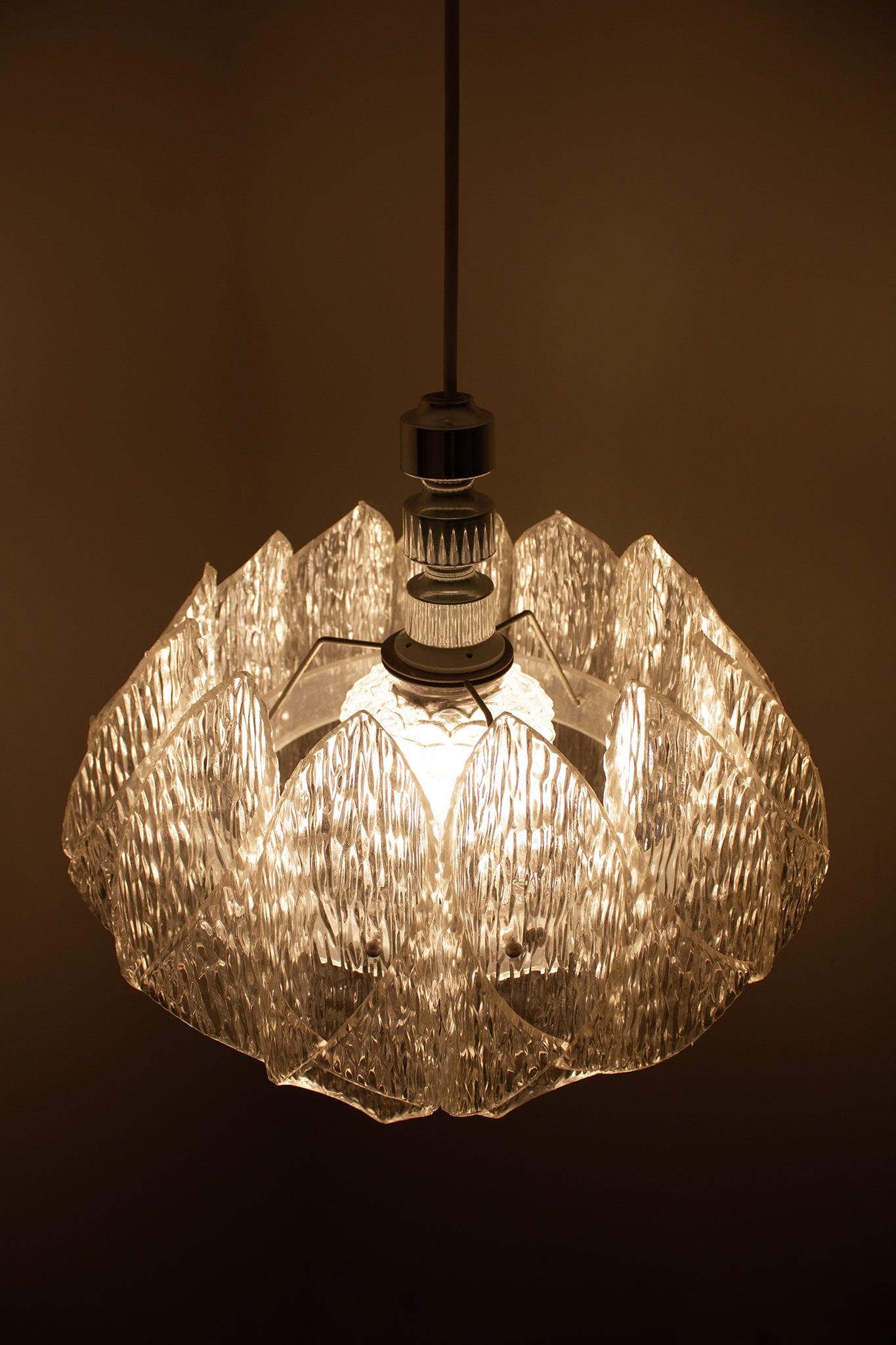 70’s ME Marbach Leuchten ‘ijsglas’ acryl hanglamp met verchroomde ophanging