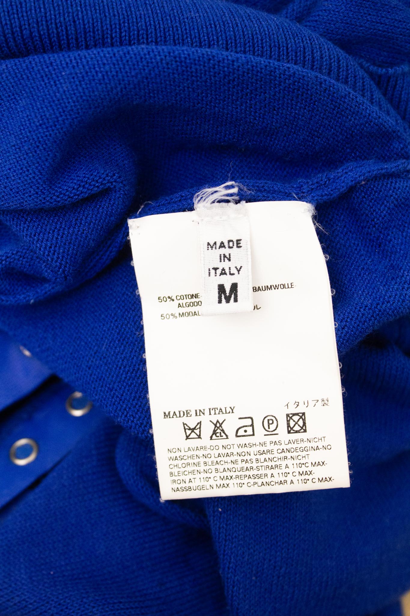 MM1 Maison Margiela SS09 truitje met snap-button detail
