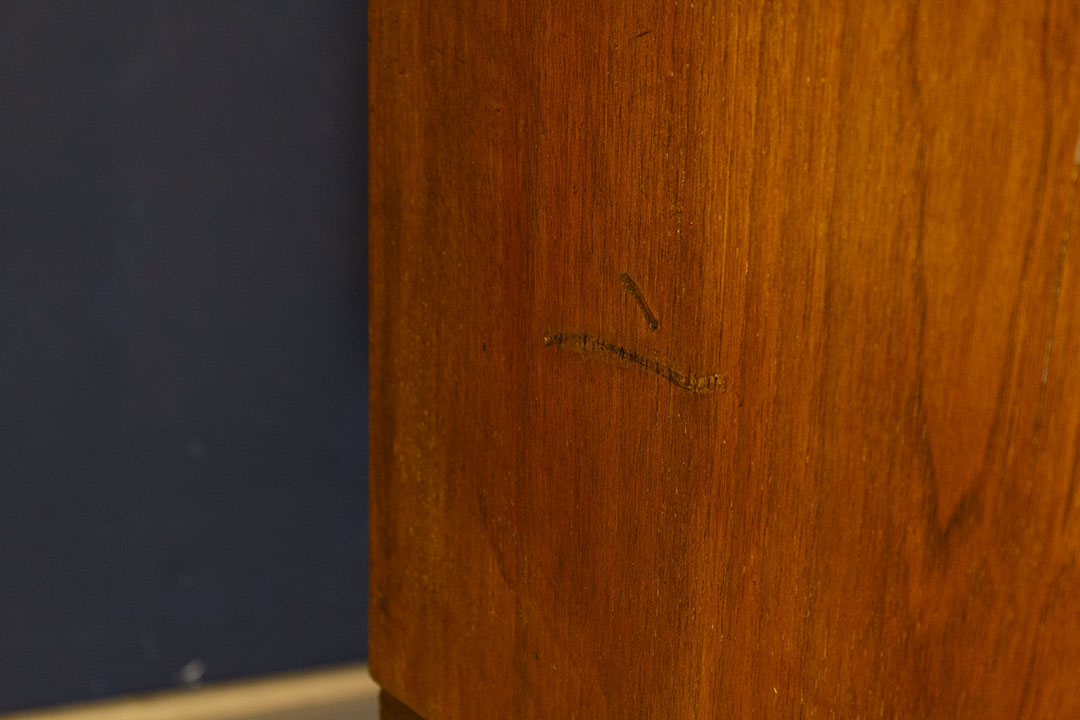 Mahonie Eikenfineer vintage dressoir met 4 lades en deurtjes