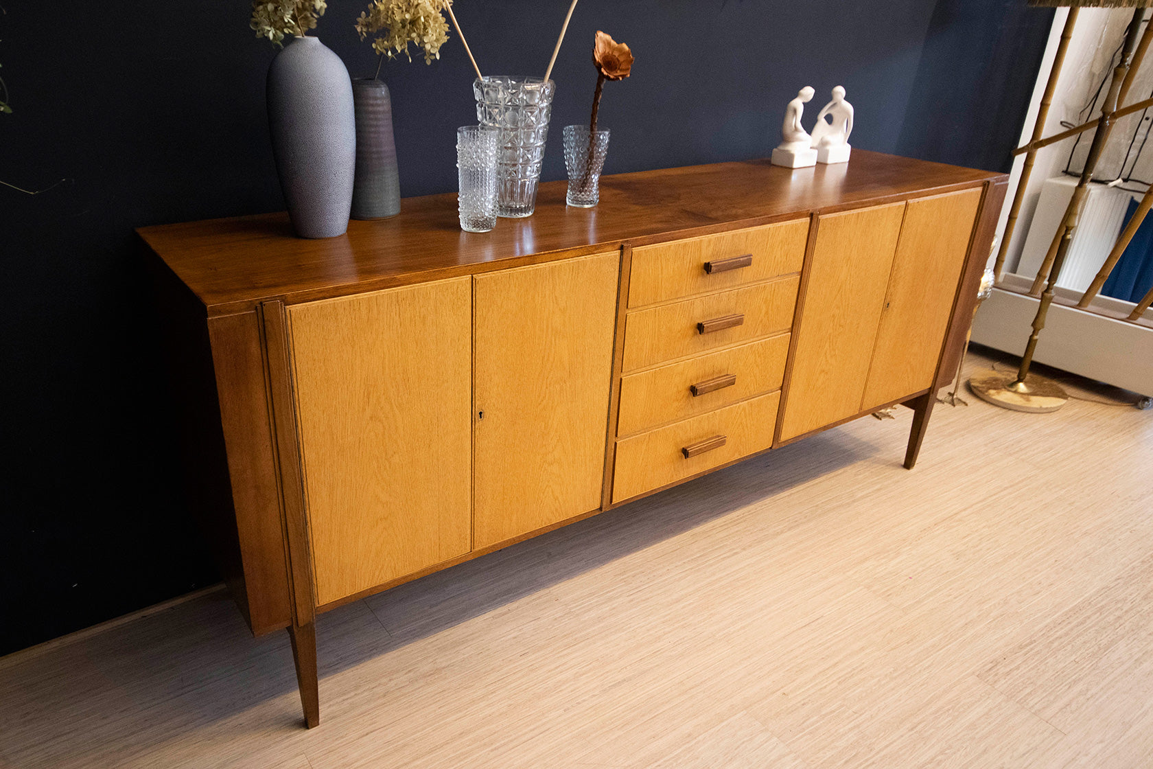 Mahonie Eikenfineer vintage dressoir met 4 lades en deurtjes