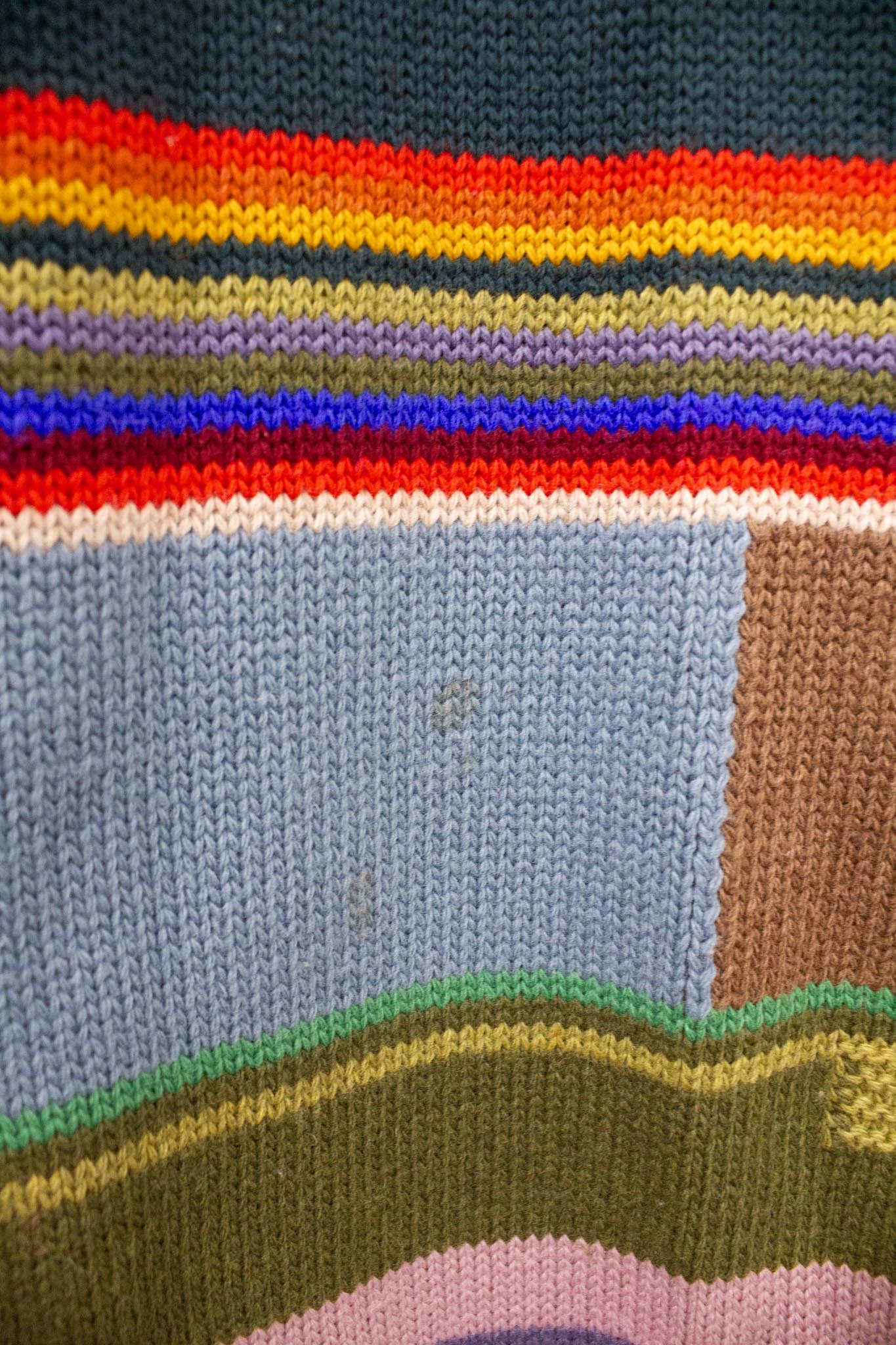Marni gebreide wollen sweater jurk met gekleurde strepen en verschillende lengtes