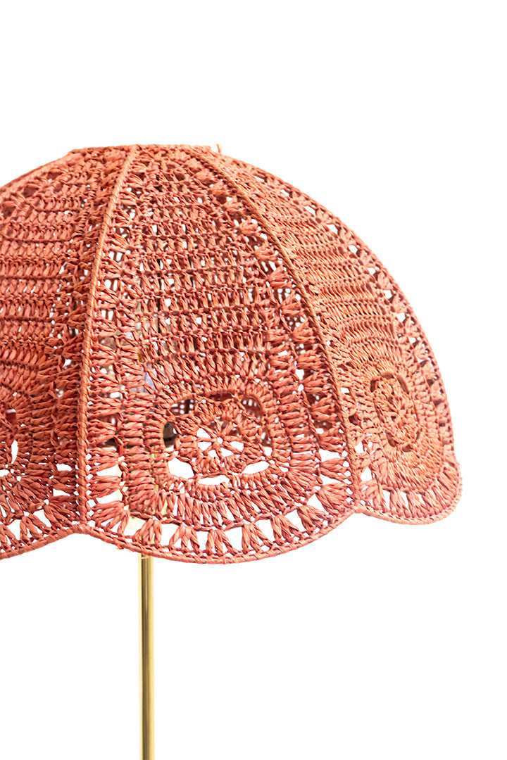 Messing vloerlamp met terracotta macramé kap uit de jaren 70